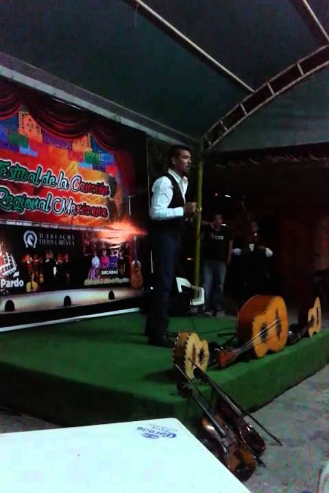 Javier cisneros en festival de la cancion mexicana