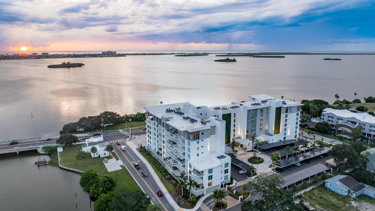 1020 Sunset Point Rd, Clearwater, FL