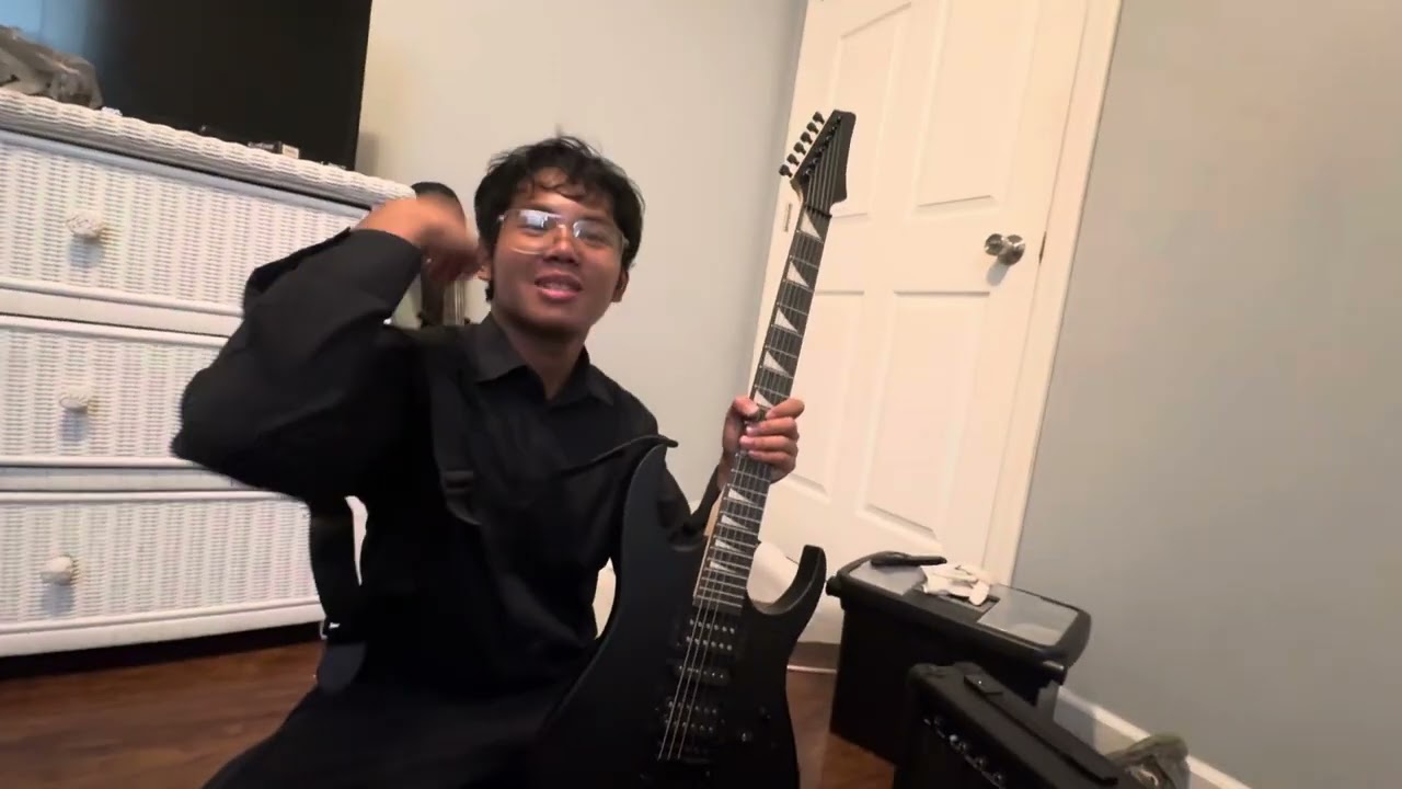 Unboxing MY NEW ELECTRIC GUITAR  ktaxon