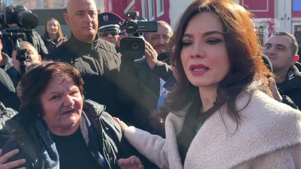 Top News - 'Vlorës ja hoqët të gjitha'. Qytetarja përballet me Spiropalin gjatë protestës