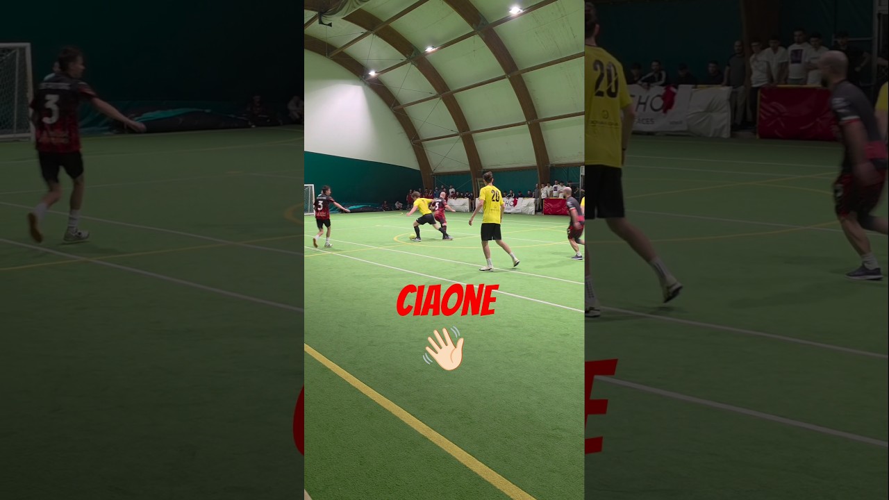 Elastico💥👈🏼 #italy #futsal #football #soccer #justdoit #skills #calcioa5