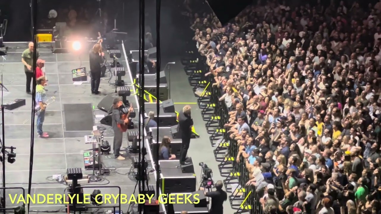 The National “Vanderlyle Crybaby Geeks” Madison Square Garden 8-18-2023