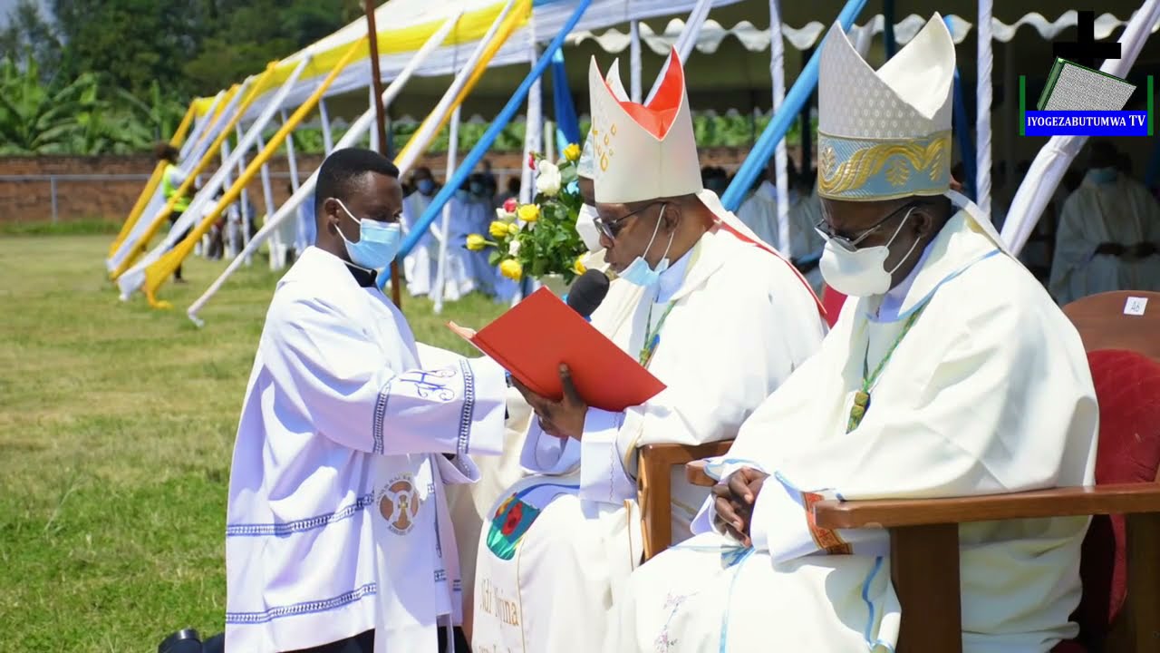 Musenyeri SINAYOBYE EDOUARD  Anejeje Bihebuje Abakristo ba D.Cyangugu/ Ubutumwa Ageneye Papa FRANCIS