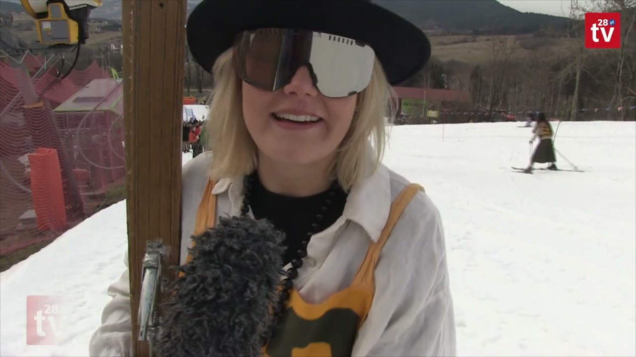 Rywalizacja z przymrużeniem oka i na wesoło. Retro Wyczyn na stoku narciarskim Kasina Ski