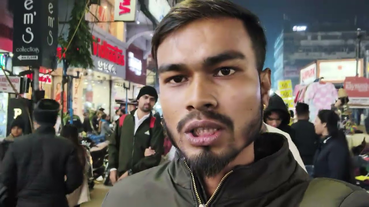 Dharmatala New Market Asia ka sabse bada market dekhne ke liye mere sath Bane Rahe