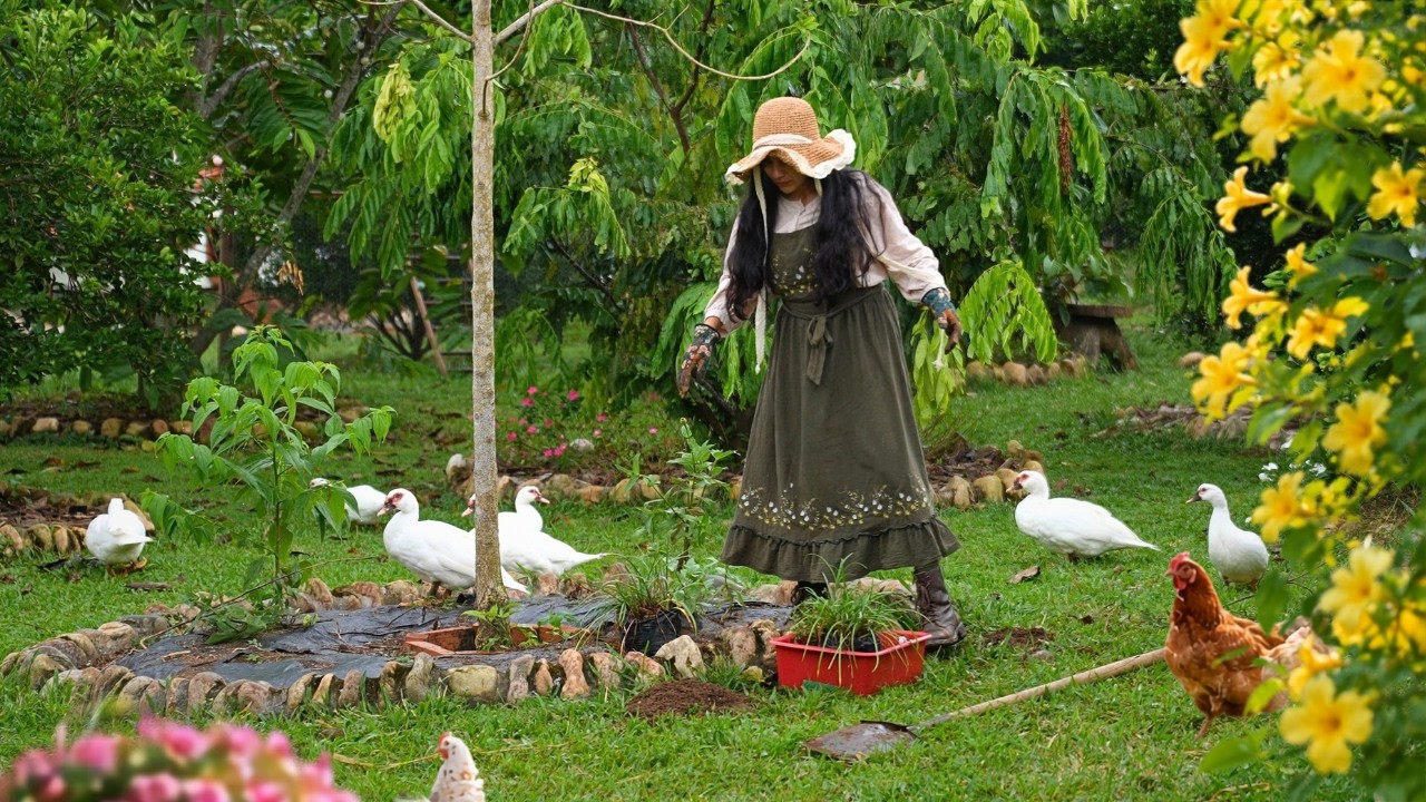The Art of Cozy Rural Life in a Small Village 👒🪿🐔