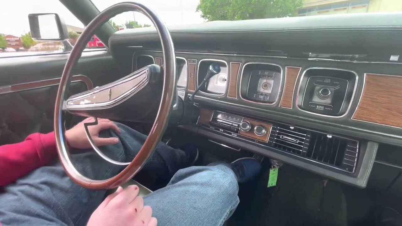 Walk Around/Driving Video: 1969 Lincoln Continental Mark III