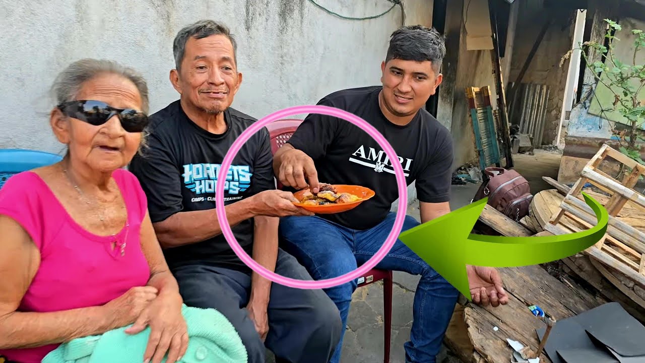 Que Bellesa Los Abuelitos Invitaron A los Chicos a Unos Rellenito🥹🤤