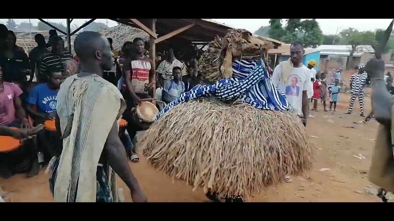Le gros masque en Pays Gnamboua depuis le village de Zaïbo