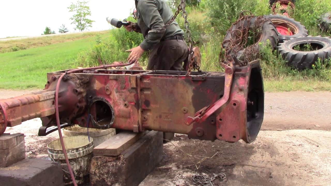 CaseIH 74, 84, 85, 95, etc series Transmision removal and tear down