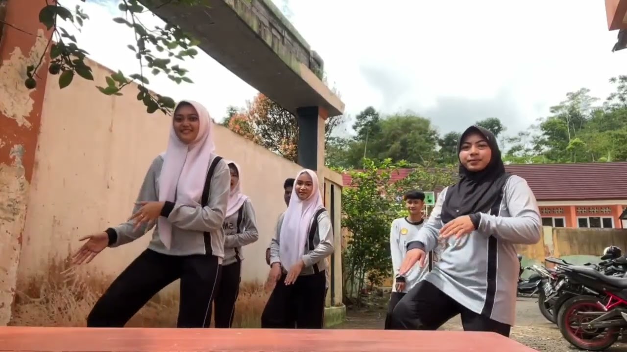 Tugas video senam kreasi kelompok 3