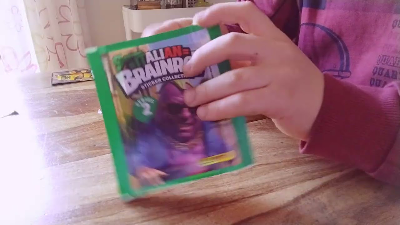 Apro 4 bustine di figurine brainrot