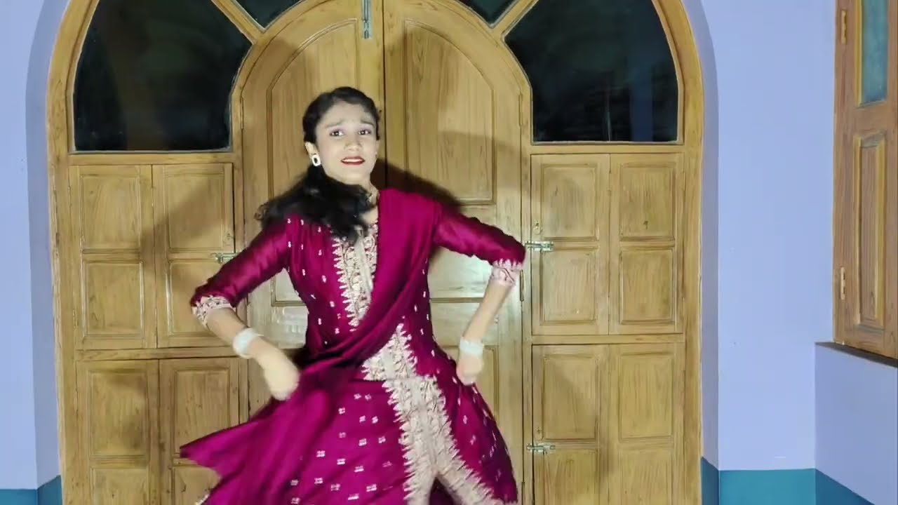 | Deewani Mastani || Dance Cover || Pragya Roy |