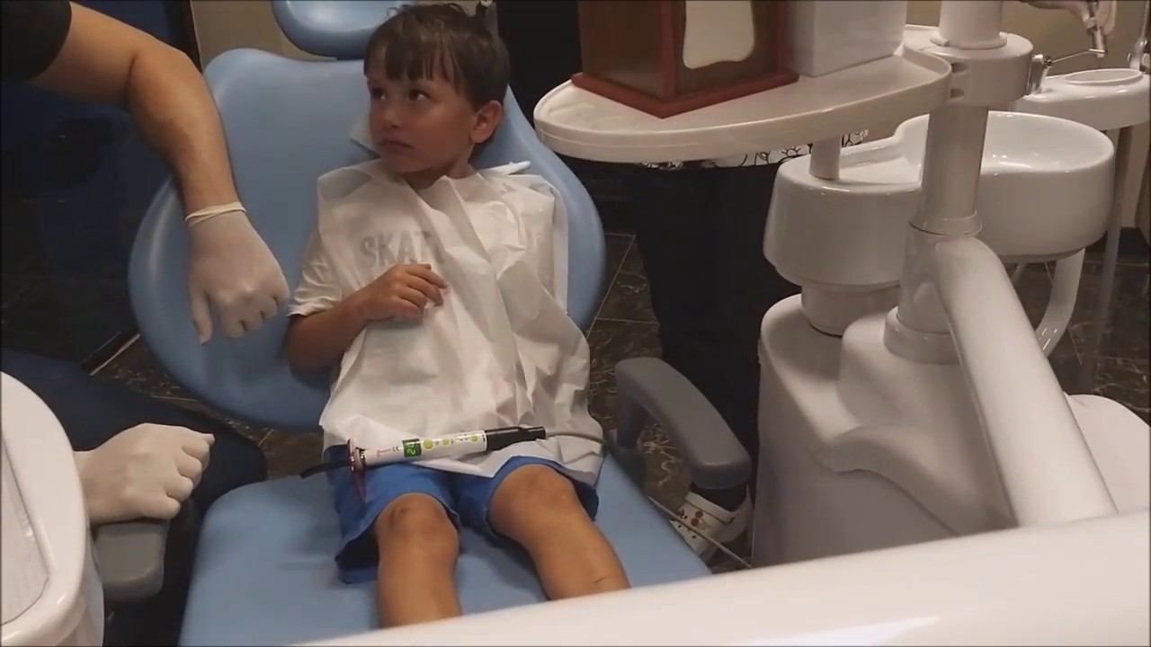 Eymen diş doktoru ' na gitti muayene oldu , diş doktoru ona yeni diş yaptı | Eğlenceli çocuk videosu