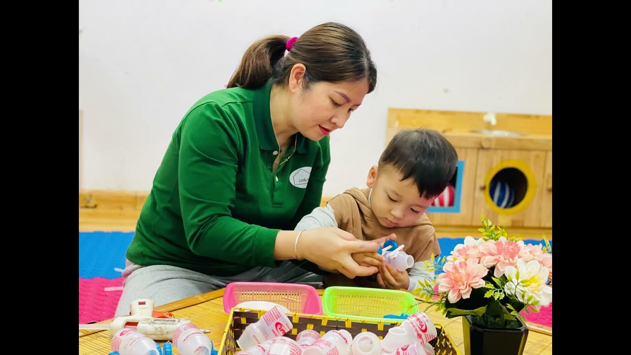 Hoạt động tạo hình : làm ô tô từ vỏ hộp sữa 