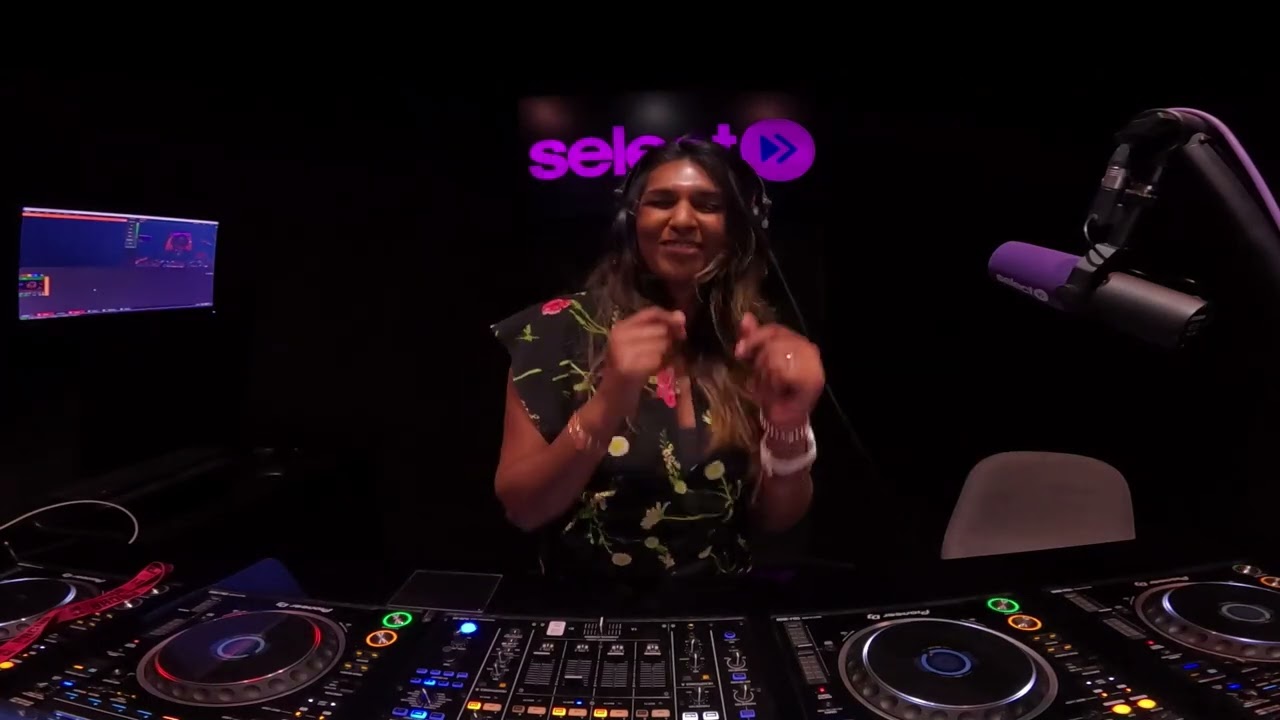 Aruna - Live On Select Radio