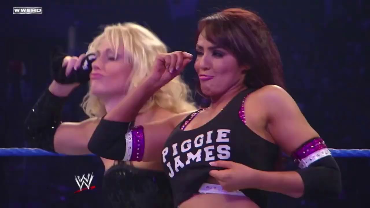 Mickie James/Maria vs Michelle McCool/Layla | WWE Smackdown Dec. 11, 2009