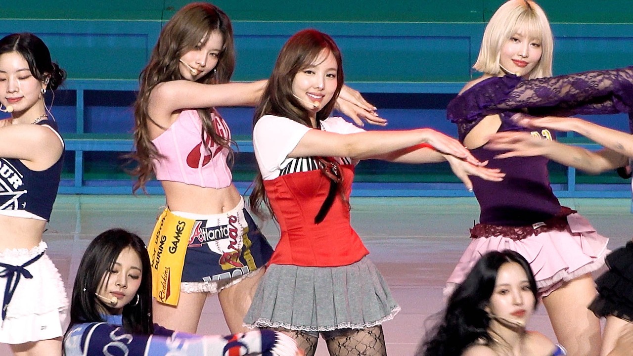 241020 TWICE 9th FANMEETING Talk That Talk 나연 직캠