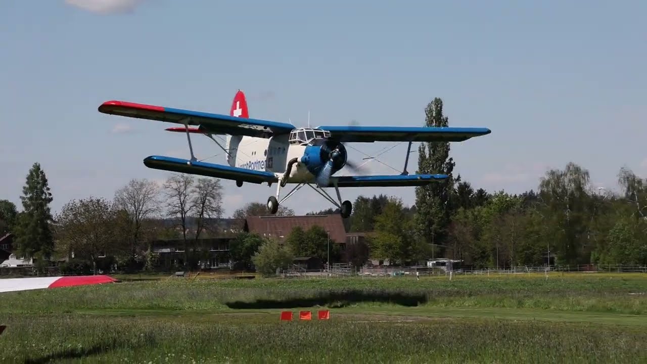 Antonov AN 2 Flying Adventure Tours Rundflugtag Flugplatz Speck