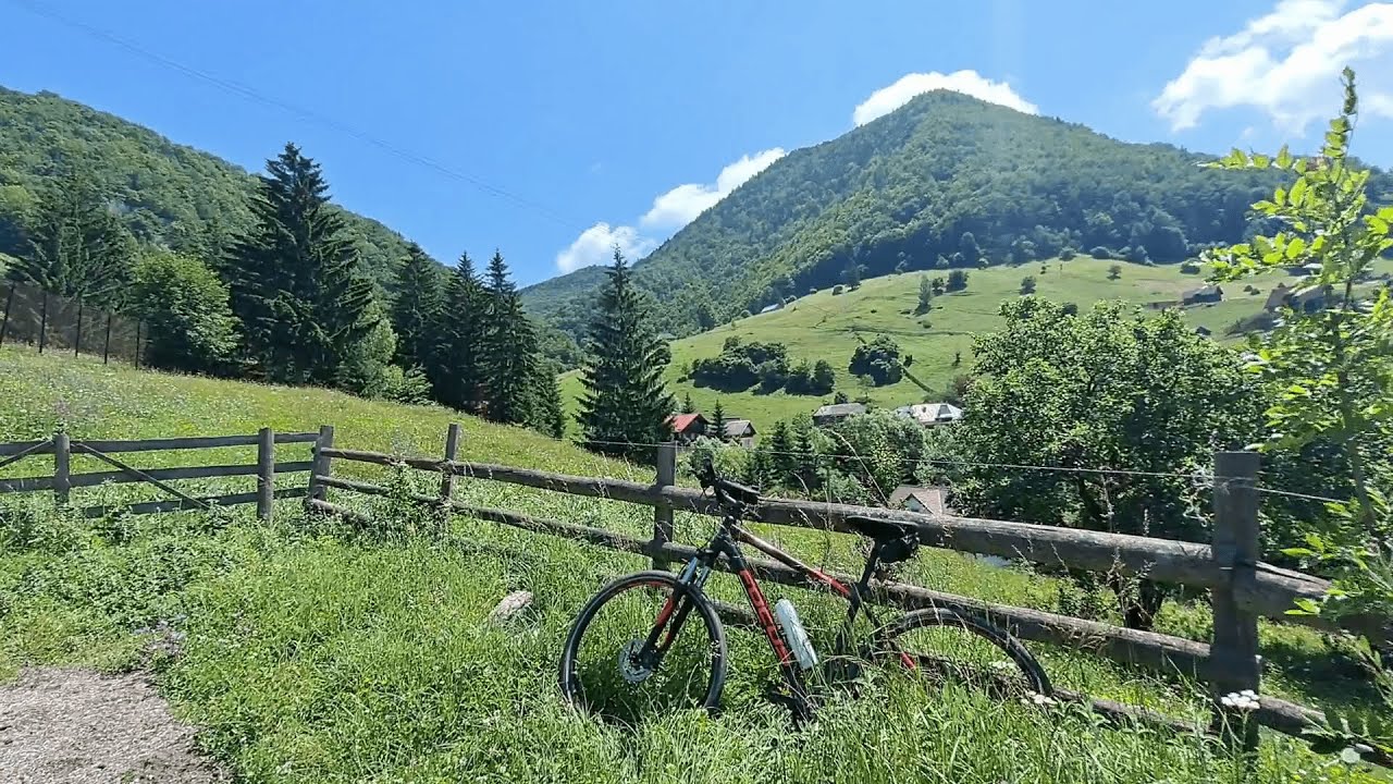Cu bicicleta prin sate de munte: Măgura, Peștera, Șirnea, Dâmbovicioara, Fundata, Moeciu