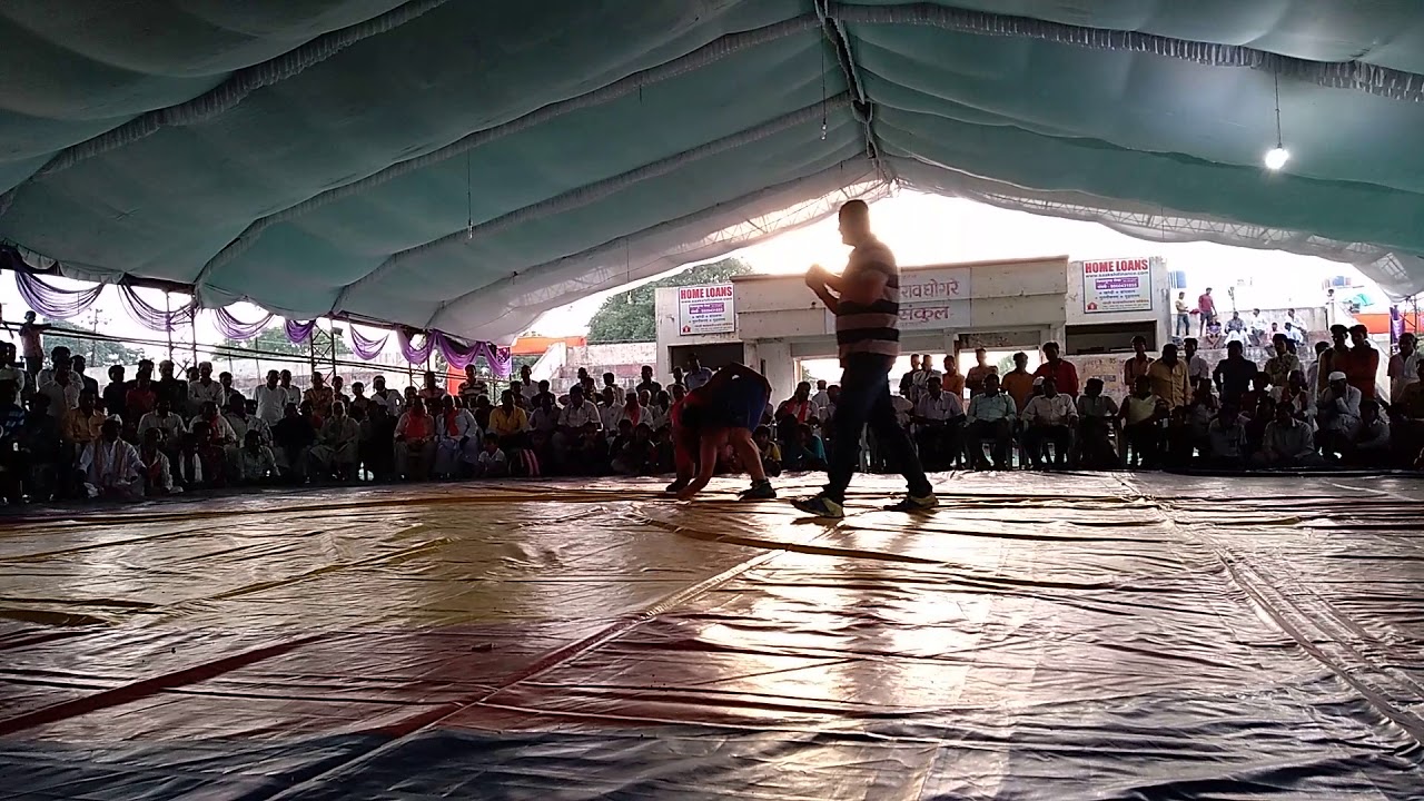 Pehlwan karan thakur jalna red costume