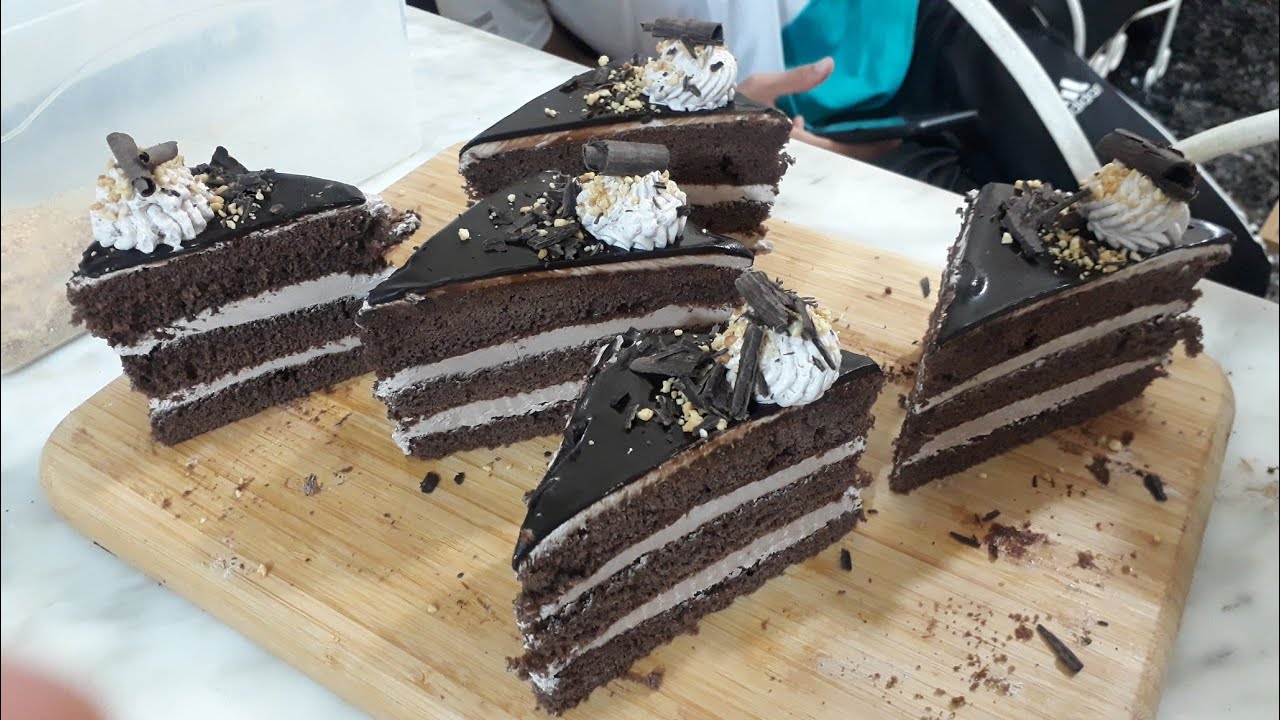 مثلثات الكيك العملاقة ❤من مطبخ لجين اروع باتيسري مع انو خاطيني الباتيسري😂 روتين الجمعة متأخر
