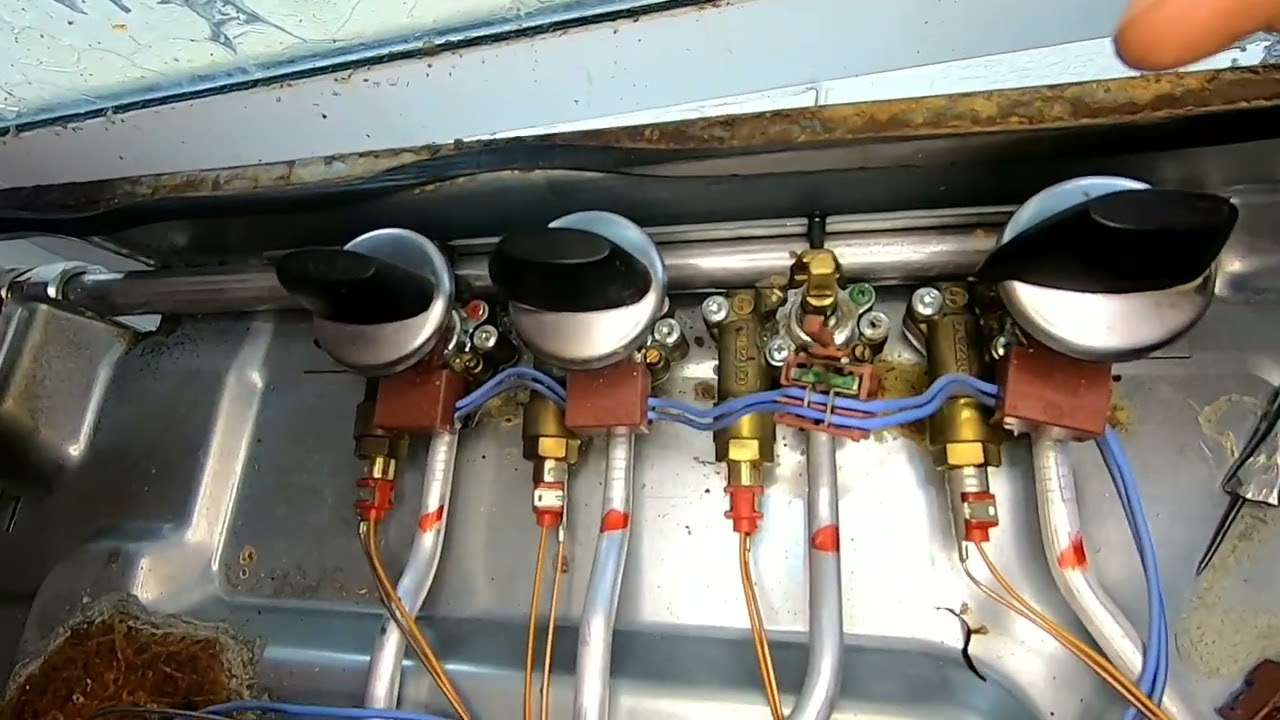 Whirlpool газовая плита, нет искры, не держит горелка.