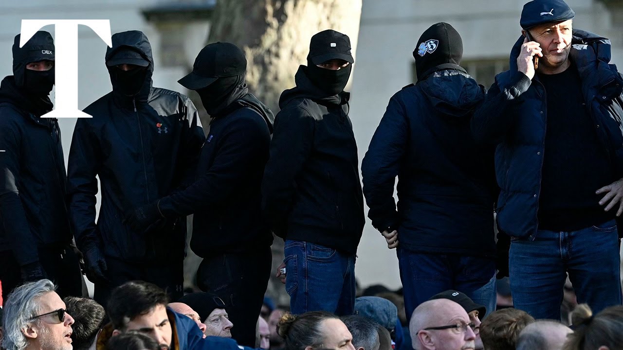 Far-right protesters fight with police at Cenotaph on day of pro-Palestine march