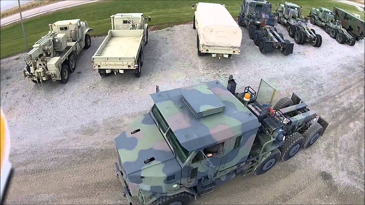 M1070 8x8 Oshkosh HET MILITARY TRACTOR TRUCK