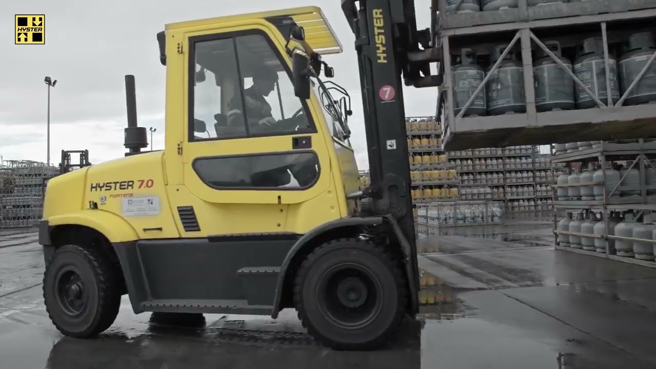 Работа погрузчиков Hyster в химической промышленности