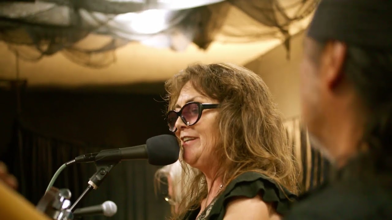 Undertow by 1000 Words (Live at Astronomia)