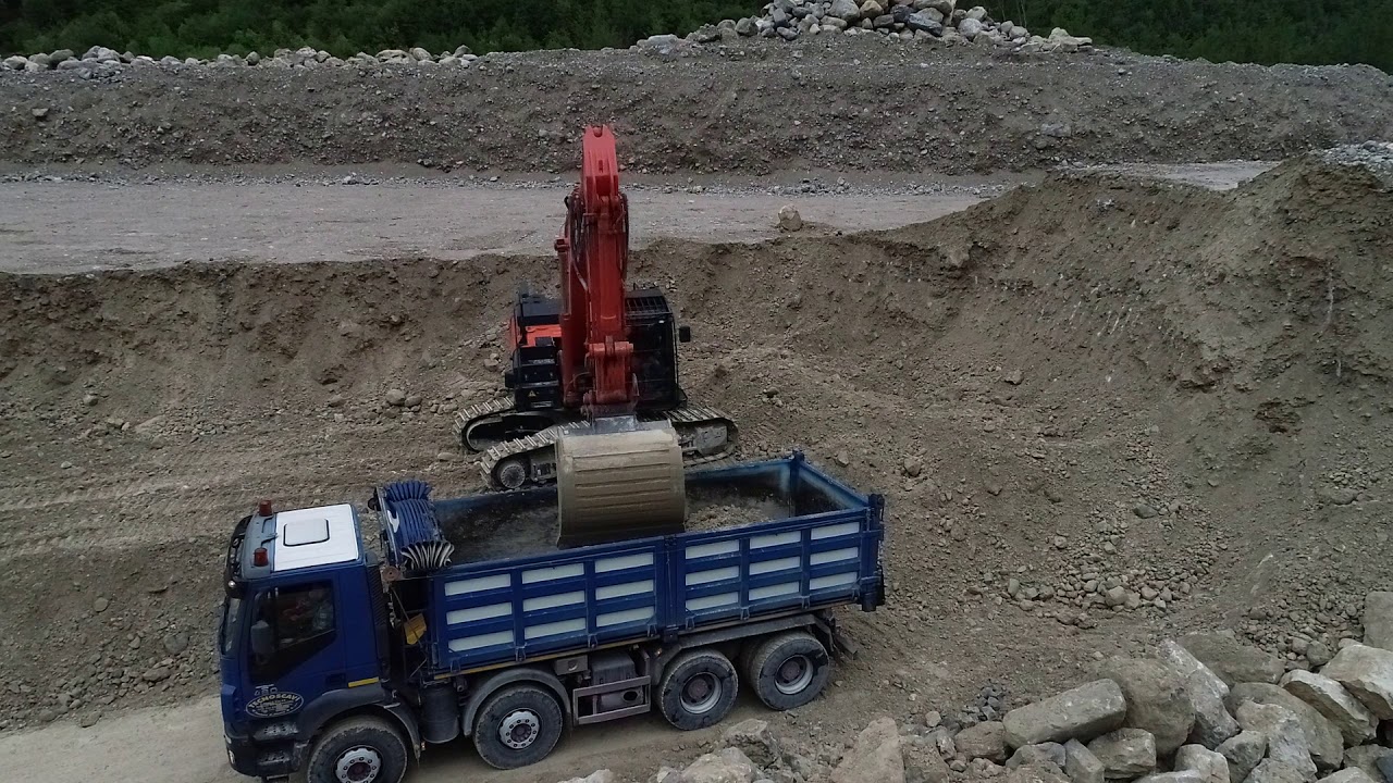 Coltivazione cava Civetta con Hitachi 350