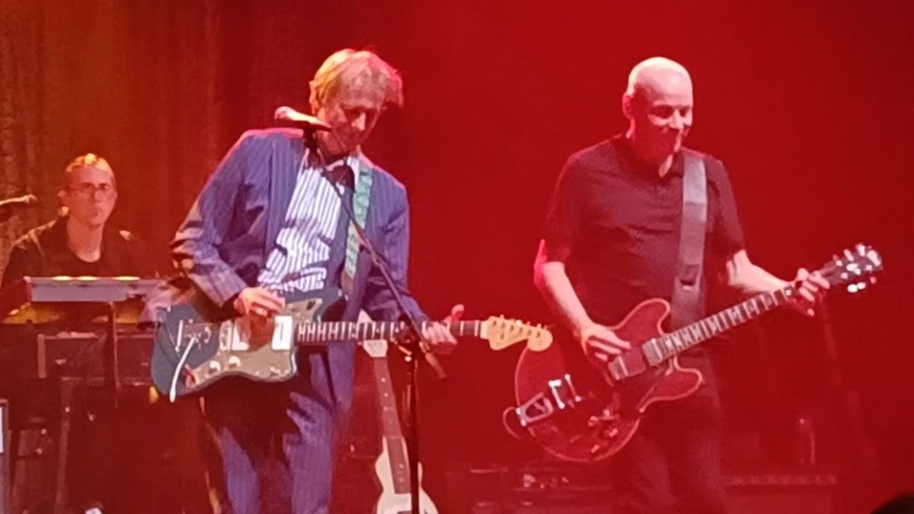 deLillos - 'T&oslash;ff I Pyjamas' - Live p&aring; Sentrum Scene - Oslo - 20. November, 2025, Norway