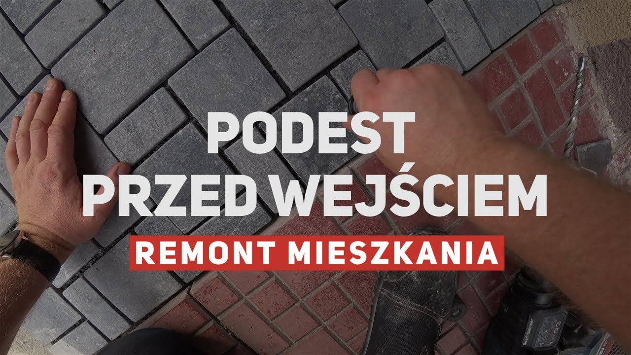 Prace przed wejściem - podest z płytek, montaż światła, skrzynki
