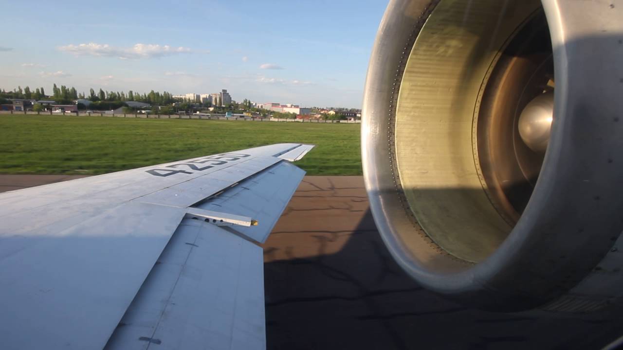 Saravia Yakovlev Yak-42 takeoff from Saratov