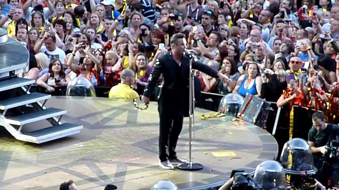 Robbie Williams Not Like The Others @ Etihad Stadium 19th June, Manchester, UK Take The Crown Tour