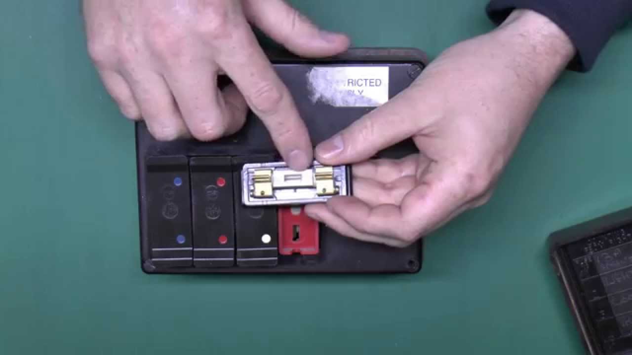 How to replace fusewire in a fusebox with rewireable fuses