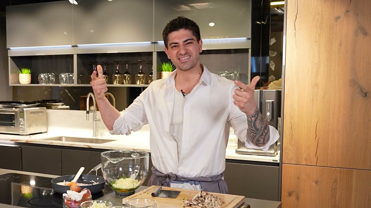 Tatlı mı tuzlu mu? Neden seçesiniz! Waffle keyfini ikiye katlıyoruz! 🧇🍯🧀