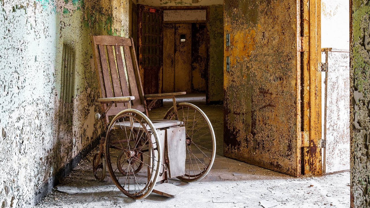 Found Creepy Rooms with Power Still On in a Massive Abandoned Asylum