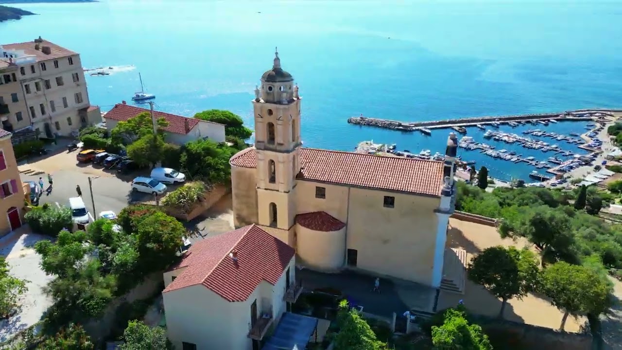 Cargèse - 2 églises - 4K - 360° - la Corse vue du ciel - les richesses du patrimoine naturel Corse