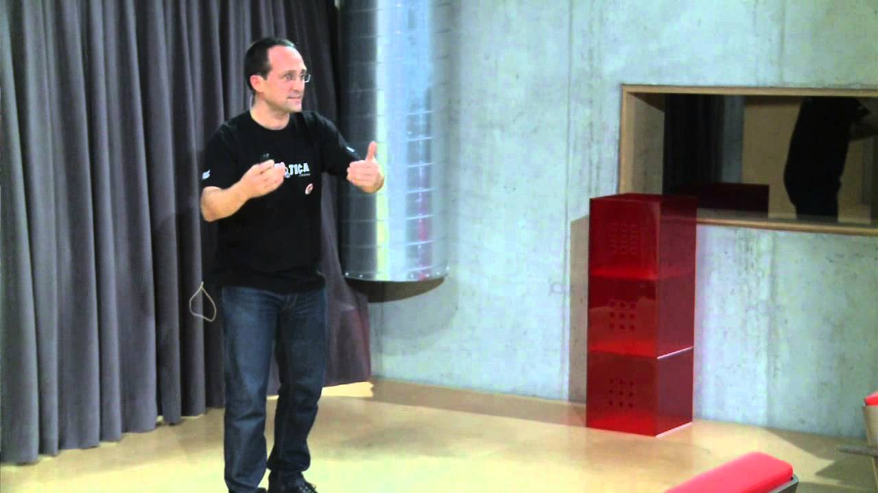 Hidden Happiness in Science Outreach: Rafael Garcia at TEDxUdG