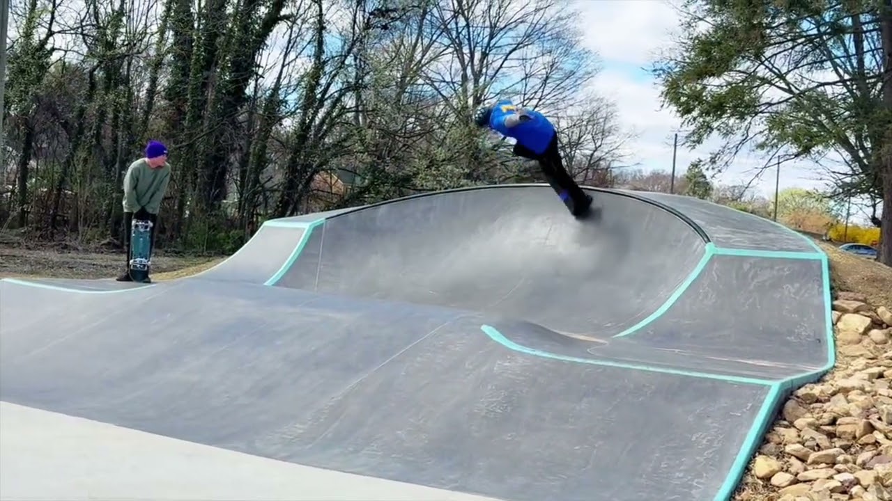 Skateboarding 