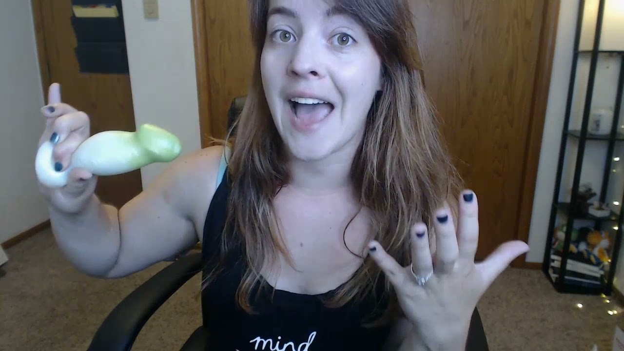 Toy Review - Sensi Silicone 5 Inch Dildo Sex Toy Uberrime, courtesy of SheVibe!