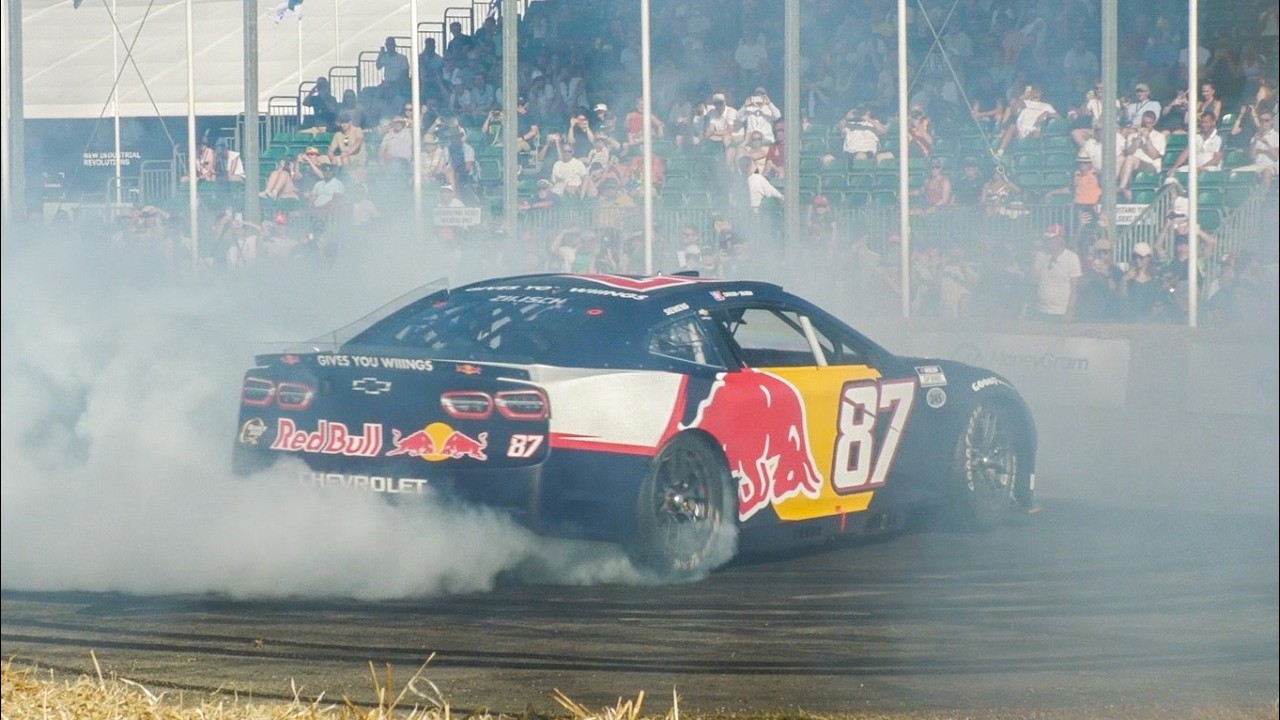 2025 NASCAR Chevrolet Camaro ZL1 making SMOKE SHOW!