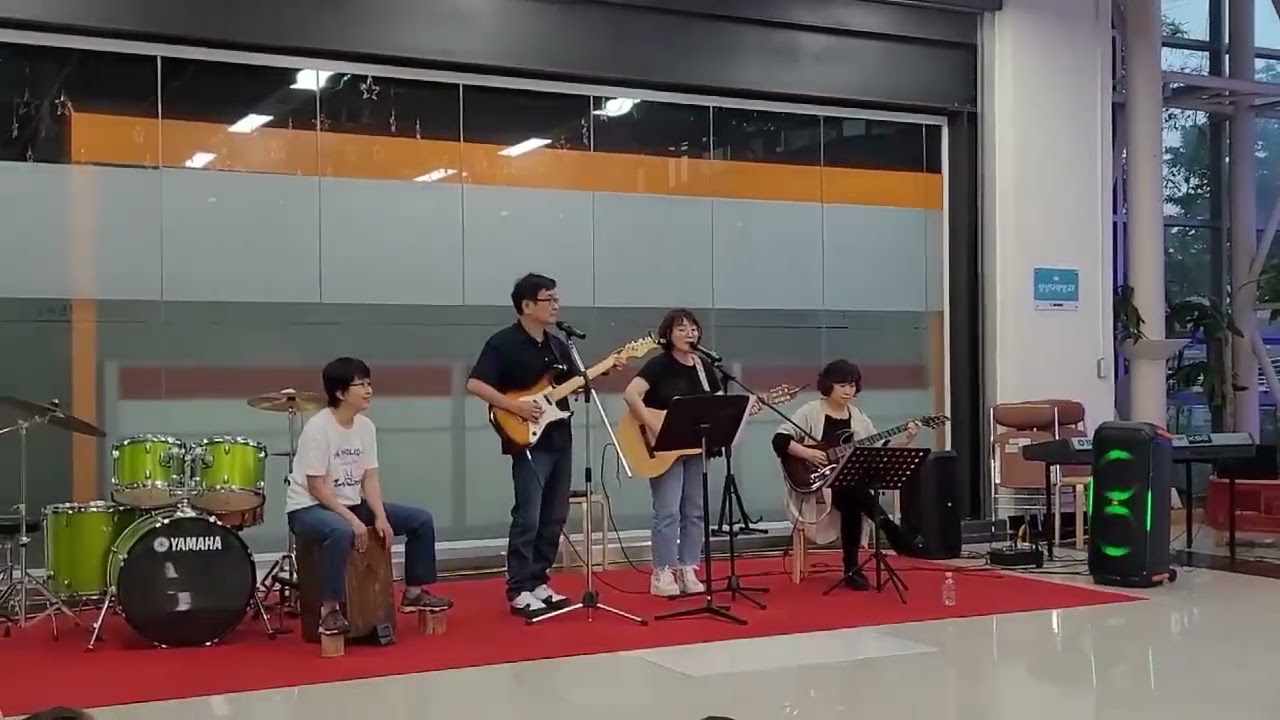 소리새 통나무집 - 청주노라조통기타버스킹 공연