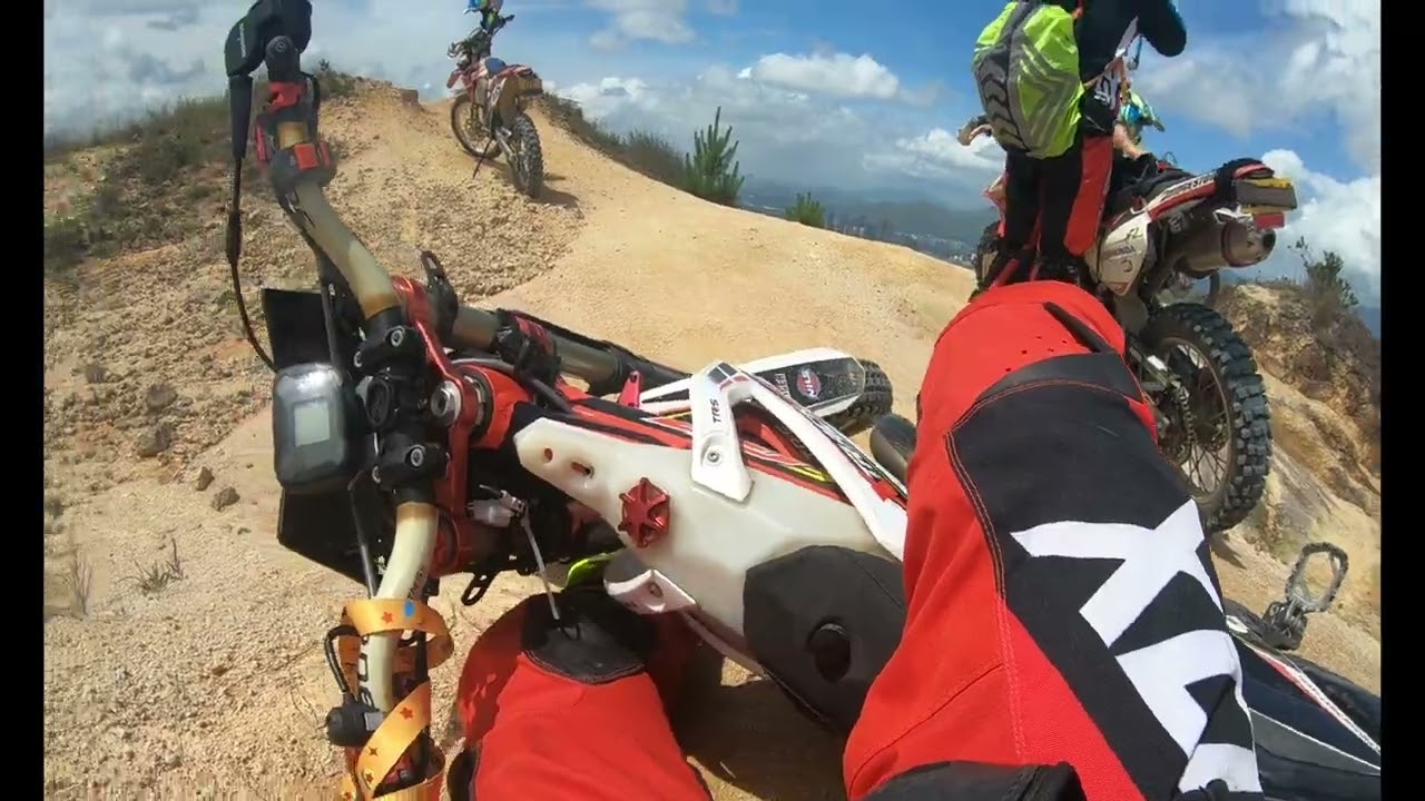 NO. 33 TRS XTRACK