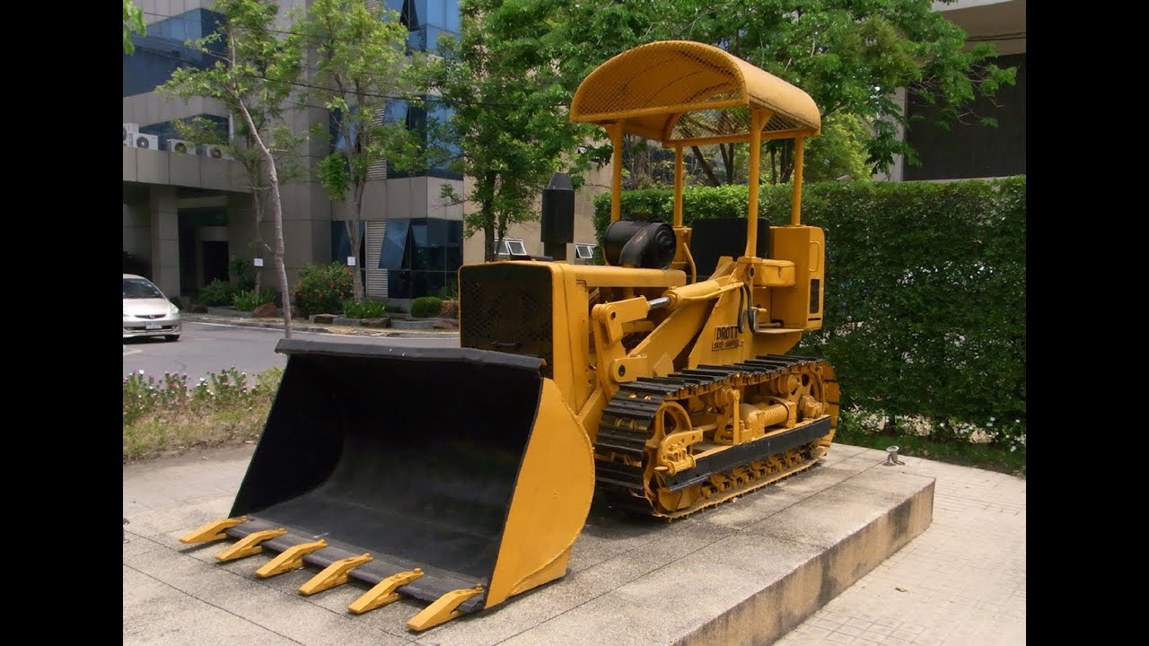 International Harvester Crawler Tractor With Drott Skid Shovel - 1959