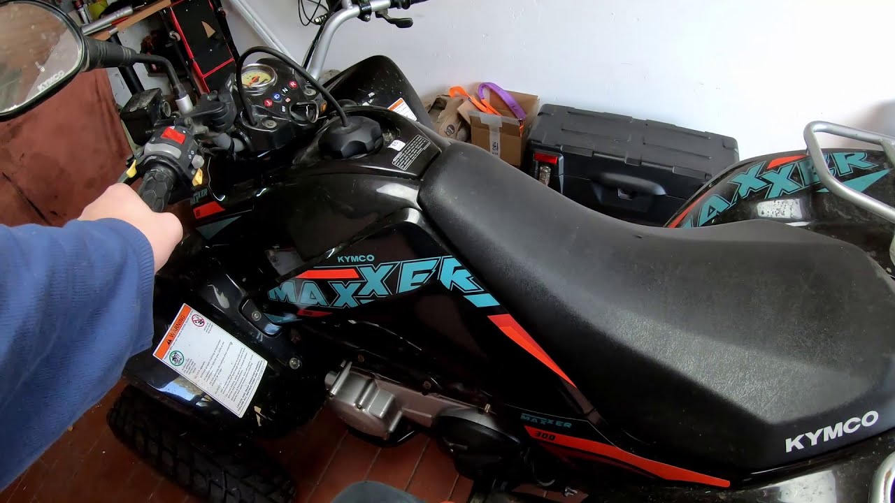 Kymco Maxxer 300 Batterie wechseln Tauschen Technischer Defekt Elektrischer Kurzschluss
