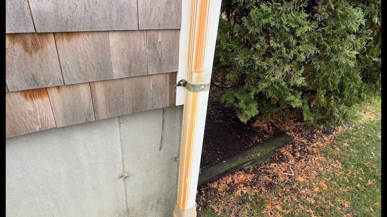 HOW TO: Remove Outdoor Rust Stains #powerwashing #softwashing #exteriorcleaning #cleaning #rust
