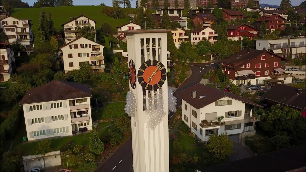 Die "Atemwolke" an der Reformierten Kirche Horw